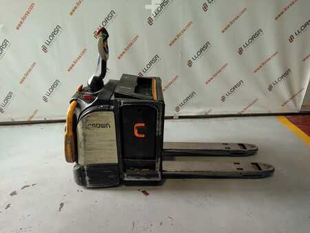 Electric Pallet Trucks 2014  Crown WT-3040MF (3)