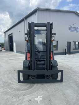 Carrello elevatore diesel 2010  Linde H45D-01 (2)