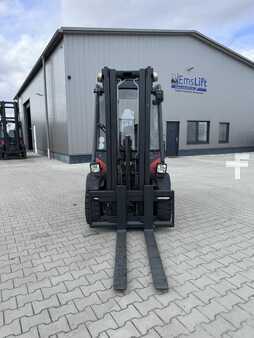 Diesel Forklifts 2014  Linde H30D-02 (2) 