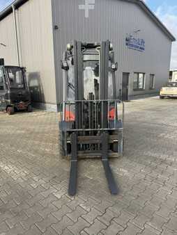 Diesel Forklifts 2013  Linde H25D-02 (2)