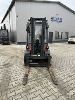 Diesel Forklifts 2018  Linde H25D-02 (2)