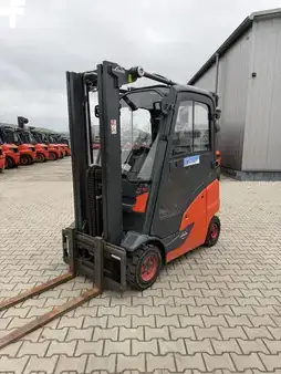 Empilhador diesel 2018  Linde H16D-01 (1)