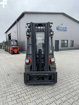 Carretilla elevadora diésel 2014  Linde H25D-02 (2)