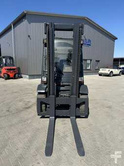 Diesel Forklifts 2010  Linde H50D-01 (2)