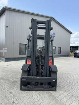 Chariots élévateurs diesel 2017  Linde H50D-02 (2)