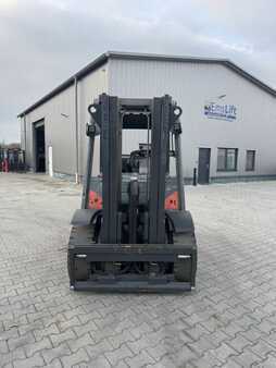 Diesel heftrucks 2015  Linde H40D-02 (2)