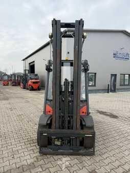 Diesel gaffeltruck 2014  Linde H30D-02 (2)