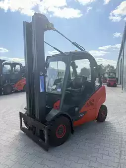 Chariots élévateurs diesel 2014  Linde H30D-02 (1)