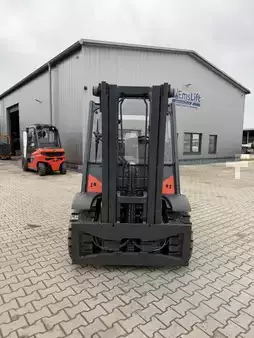 Carretilla elevadora diésel 2022  Linde H40D-02 Containerfähig (2)