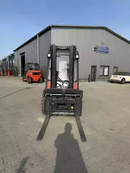 Diesel Forklifts 2011  Linde H30D-01 (2)