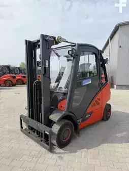 Empilhador diesel 2018  Linde H25D-02 (1)