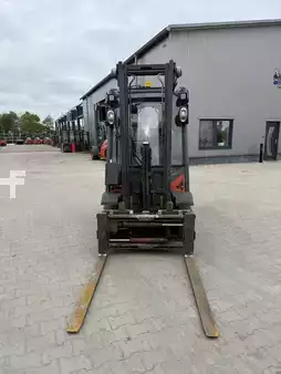 Diesel heftrucks 2018  Linde H25D-02 (2)