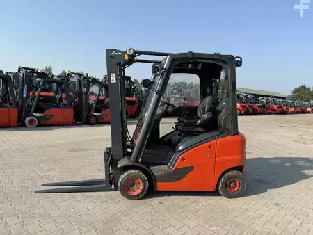 Empilhador diesel 2017  Linde H16D-02 (9)