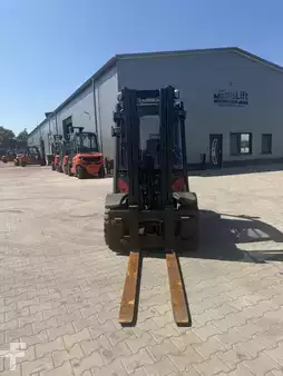 Chariots élévateurs diesel 2015  Linde H35D-02 (2)