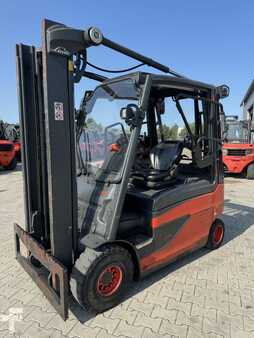 4-wiel elektrische heftrucks 2016  Linde E25L-01 (1)