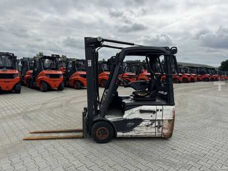 3-wiel elektrische heftrucks 2020  Linde E16-02 (9)
