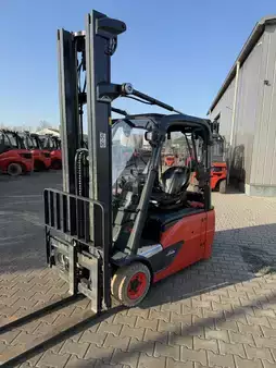 El truck - 3 hjulet 2019  Linde E16L-02 (1)