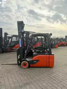 Elektromos 3 kerekű 2019  Linde E16L-02 (9)