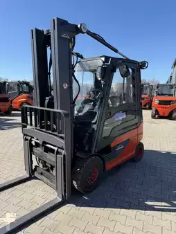 Electric - 4 wheels 2014  Linde E25-01 (1)