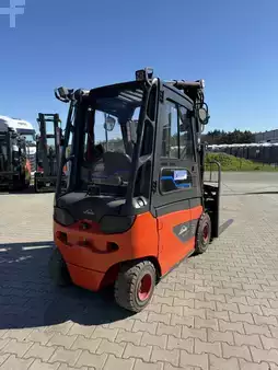 Electric - 4 wheels 2014  Linde E25-01 (4)