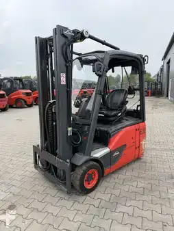 Chariots électriques à 3 roues 2015  Linde E16-02 (1)