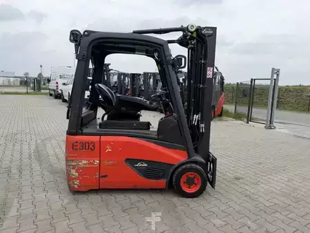 Chariots électriques à 3 roues 2015  Linde E16-02 (10)