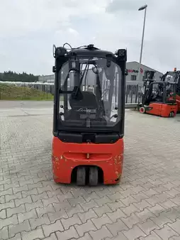 Chariots électriques à 3 roues 2015  Linde E16-02 (5)