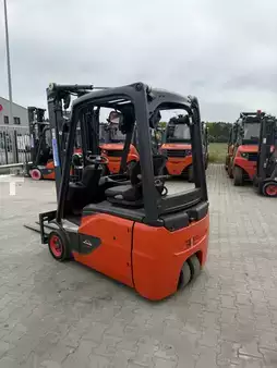 Chariots électriques à 3 roues 2020  Linde E16-02 (5)