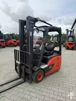 Eléctrica de 3 ruedas 2021  Linde E14-02 (1)