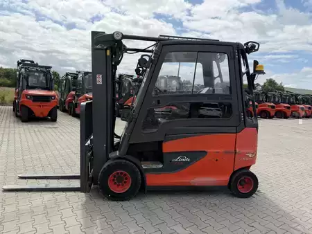 Sähkö - 4 pyör 2016  Linde E30HL-01/600 (9)
