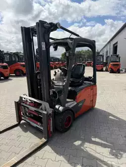 Elektromos 3 kerekű 2017  Linde E18-02 (1)