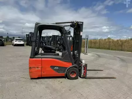 Elektromos 3 kerekű 2017  Linde E18-02 (10)