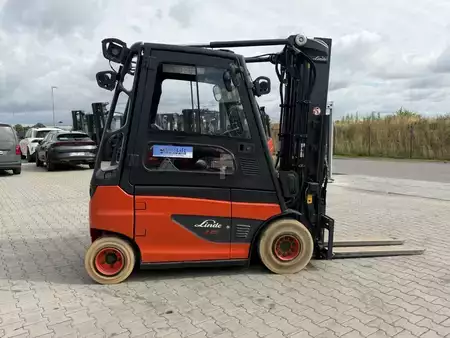 Elektromos 4 kerekű 2015  Linde E25-01 (10)