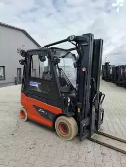 Elektromos 4 kerekű 2015  Linde E25-01 (3)