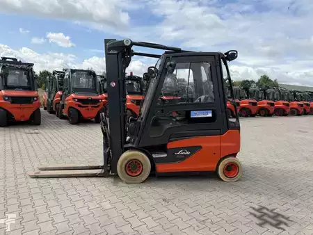 Elektromos 4 kerekű 2015  Linde E25-01 (9)