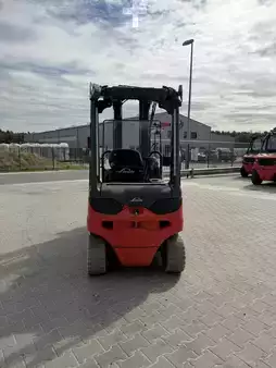Elektryczne 4-kołowe 2021  Linde E25RL-01 (6)