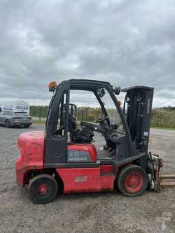 Chariot élévateur diesel 2012  Nissan Y1D2A25Q (10)