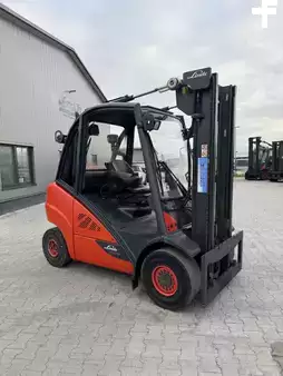 Gázüzemű targoncák 2014  Linde H30T-02 (3)