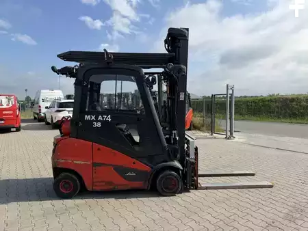 Treibgasstapler 2022  Linde H20T-01 (10)