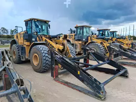 Misceláneos 2017  CAT Lift Trucks 966M (2)