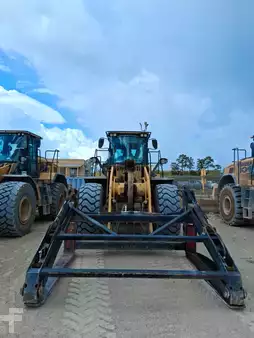 Misceláneos 2017  CAT Lift Trucks 966M (3)