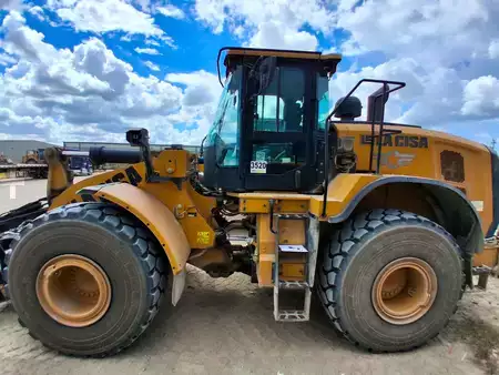 Misceláneos 2017  CAT Lift Trucks 966M (5)