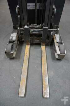 Chariots à mât rétractable 2015  BT RRE 160 (5)