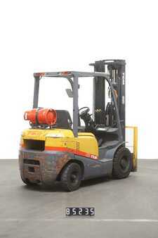 Treibgasstapler 2011  TCM FG 25 T (2)