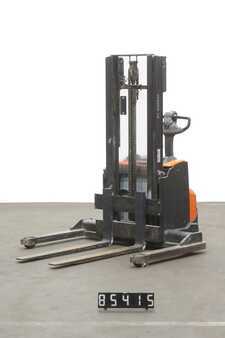 Ruční vysokozdvižný vozík 2019  BT SWE 120 S Li-Ion (1)