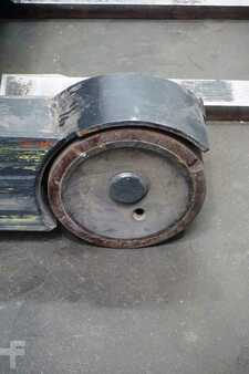 Schubmaststapler 2015  Linde R 16 HD-01 (6)