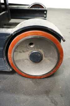 Schubmaststapler 2017  Linde R 16 HD - 01 (5)