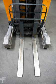 Reach Truck 2016  Jungheinrich ETV 216 (5)