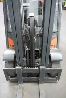 Carretilla elevadora GLP 2018  Linde H 25 T-02 (5)