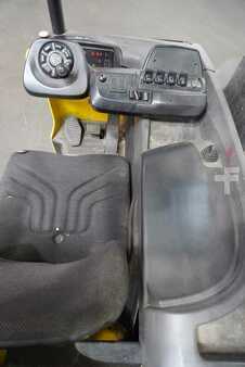 Chariots à mât rétractable 2006  BT RR B1 (3)